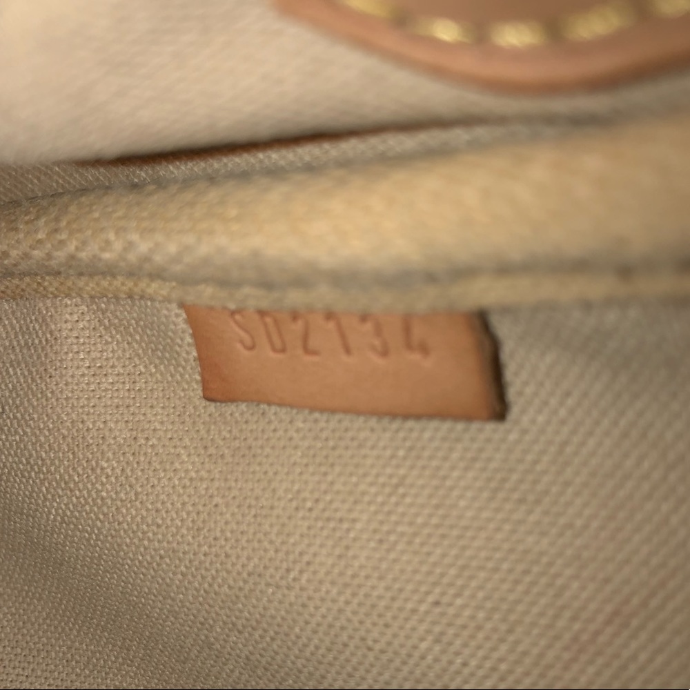 Louis Vuitton Favorite MM Damier Azure Bag - Picture 11 of 16
